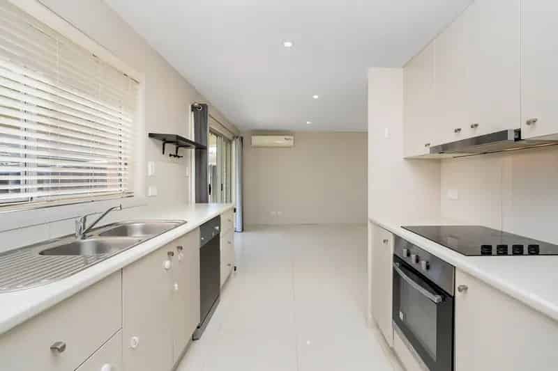 Real Estate For Lease - 22 Amphora Drive - Balcolyn , NSW