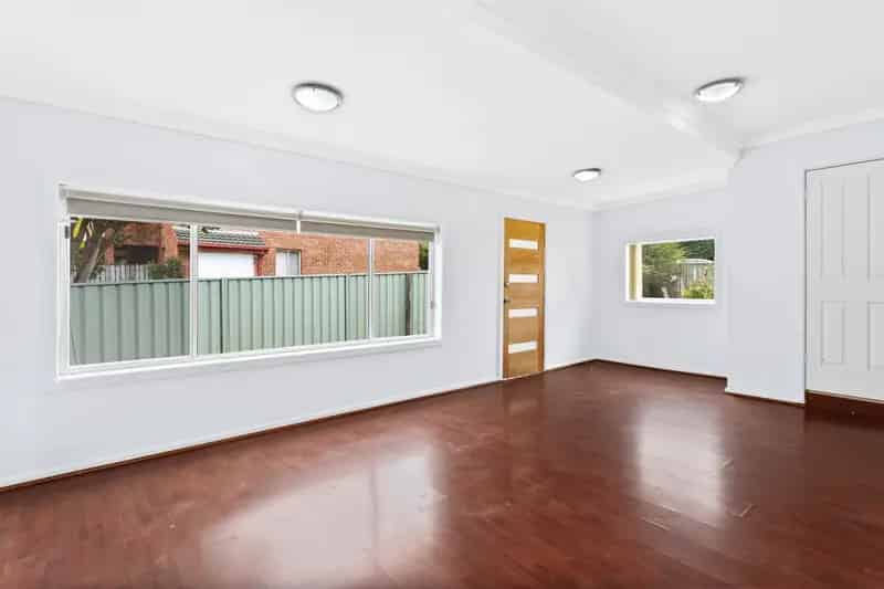 Real Estate For Lease - 2 Montgomery Avenue - Warrawong , NSW