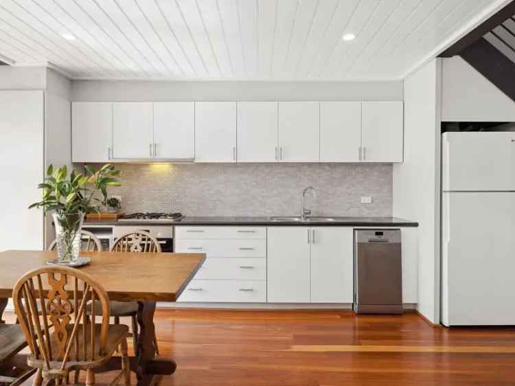 Delightful Townhouse in Perth's Most Sought After Suburb