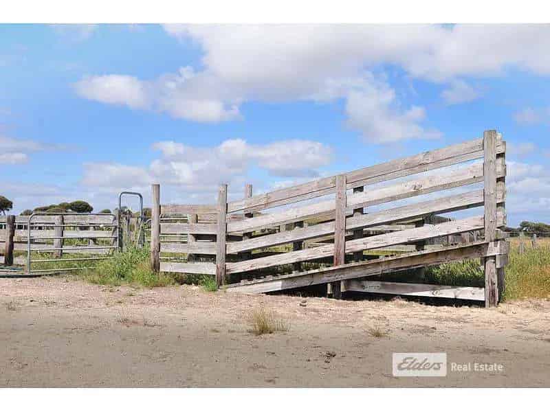 Buy rural property in Robe with building approval and agricultural potential