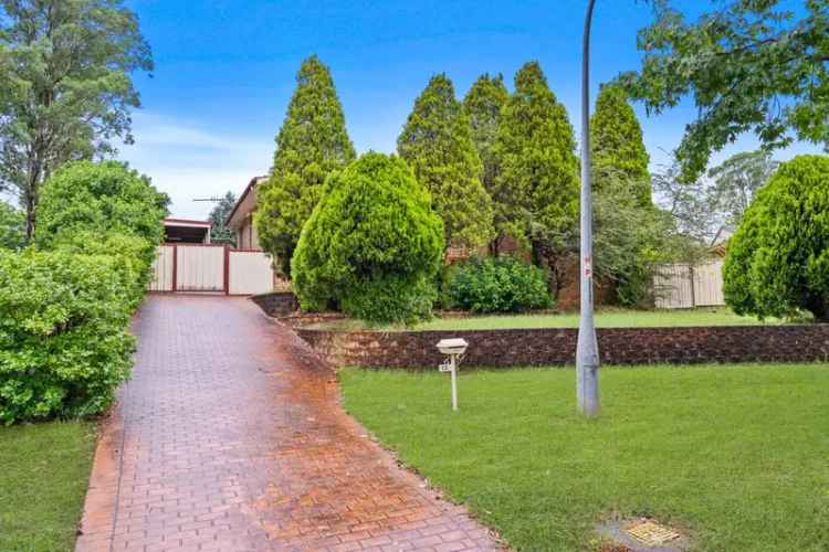 Family Lease Property in Ingleburn with Spacious Living and Studio