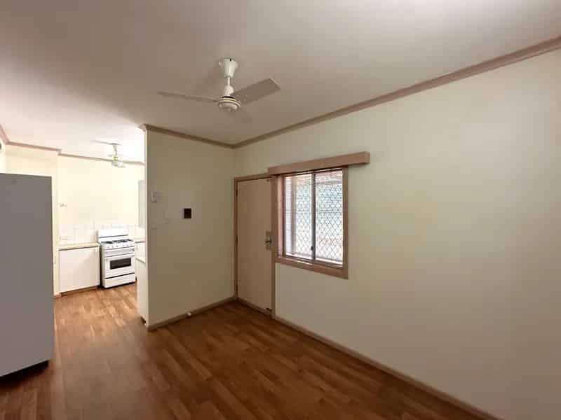 3x1 home with excellent parking and large patio