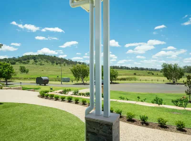 Hamptons Inspired Luxury in Meringandan West