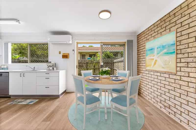 Beautifully Renovated Townhouse for Sale in Runcorn with Low Body Corp Fees