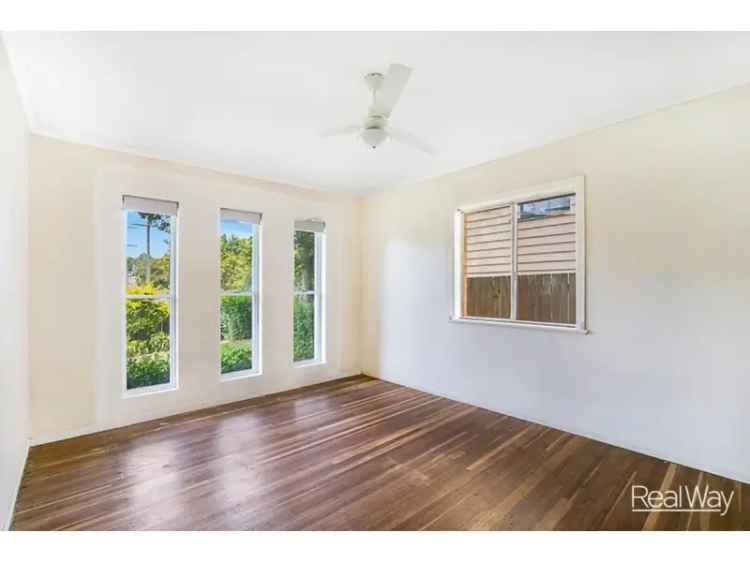 Newly Renovated 3 Bedroom Home In East Toowoomba