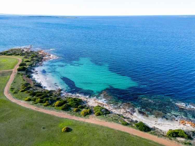 Stunning North-Facing Allotment at Point Boston