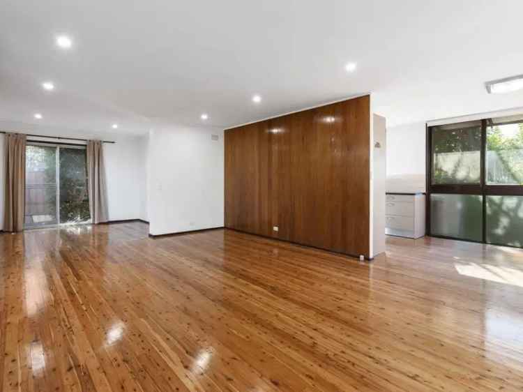 4 Bed Family Home Hornsby NSW - Near Schools Shops