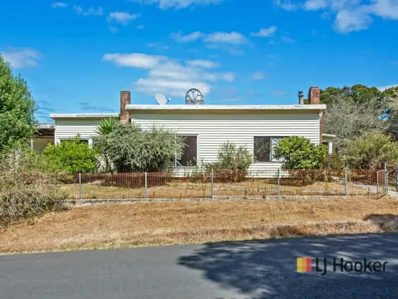 Renovation project house for sale near Wynyard with large shed