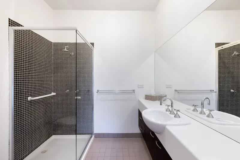 Buy House Cowes with Private Courtyard and Close to Beach