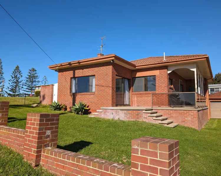 Beachside Home in Tathra - 3 Bedrooms, Pet Friendly