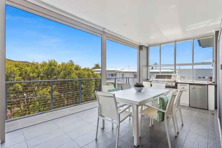 Luxury Coastal Home in Shellharbour Village