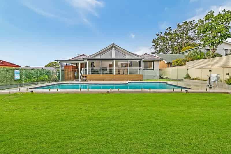 Stylish Family Sanctuary With Sparkling Pool