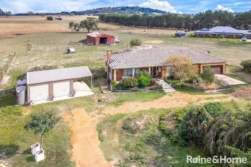 House For Sale , 59, McGeorge Road, Gisborne, Victoria