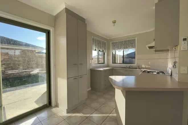 House For Rent , 1A, Warren Court, Melbourne, Victoria