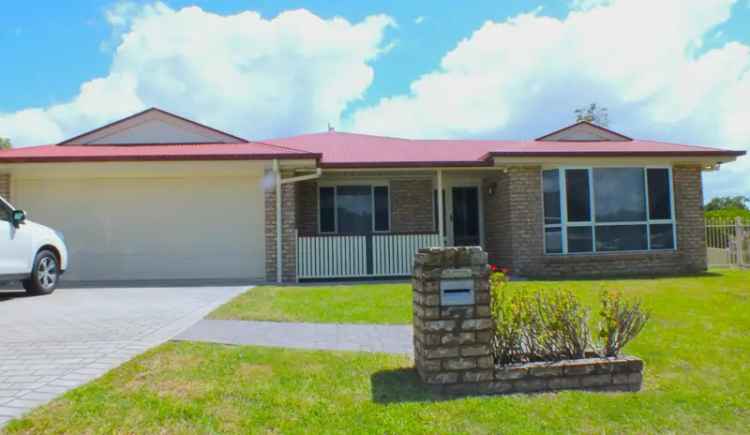 Large 3 Bedroom 2 Bathroom Family Home with Double Garage