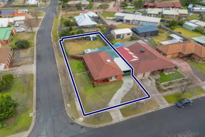 House For Sale , 27, Clifton Drive, Bacchus Marsh, Victoria