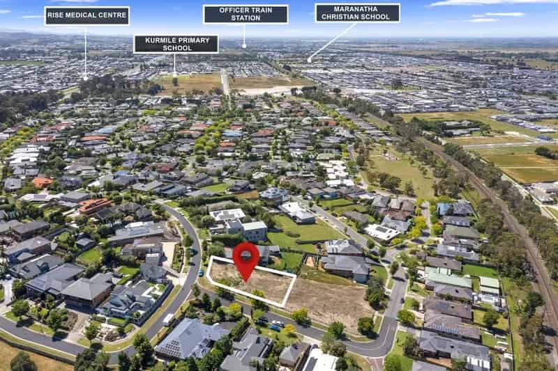 Land for Sale in Prestigious Neighbourhood with Sweeping Views