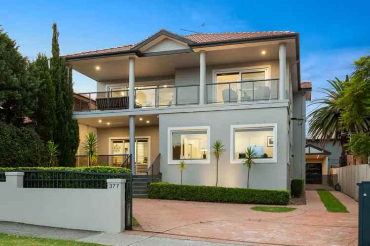 Resort style living with the luxury of space upon the Northbridge peninsula