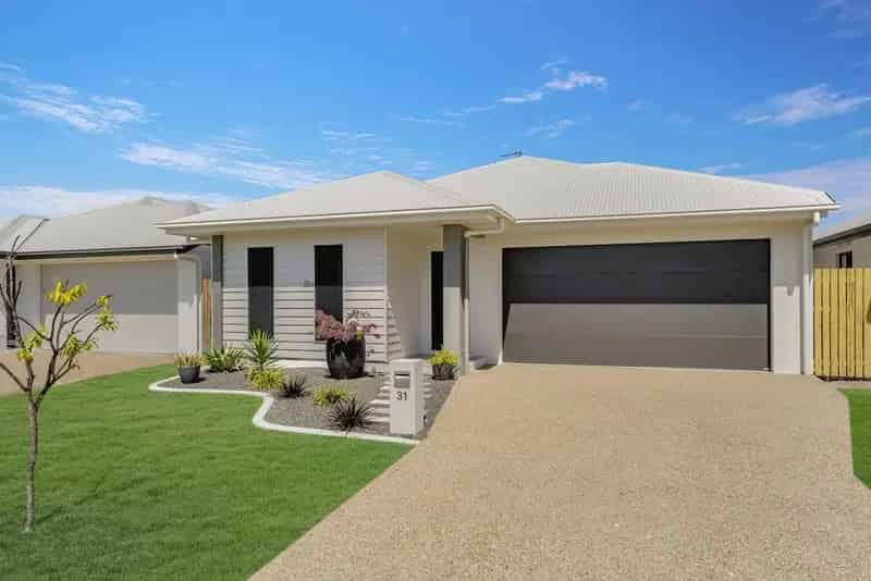 Near-New Home In The Blooming Suburb Of Bohle Plains