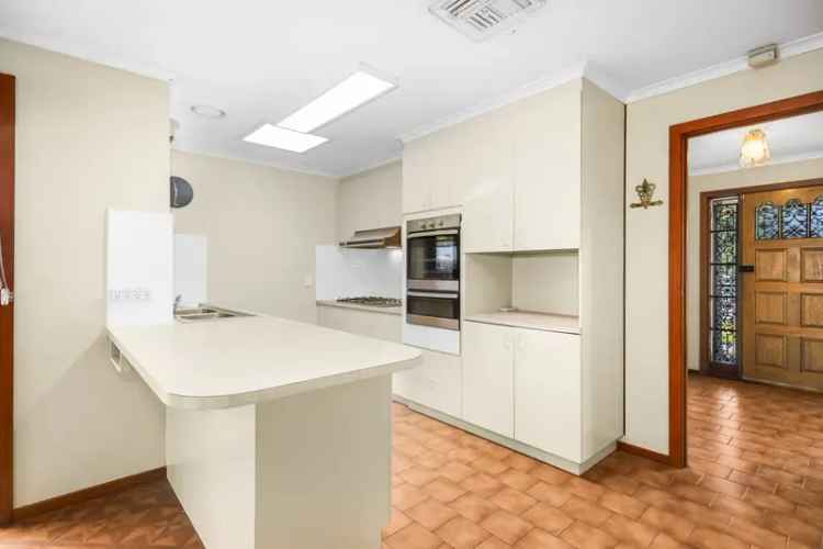 3 Bedroom House Near La Trobe University Melbourne