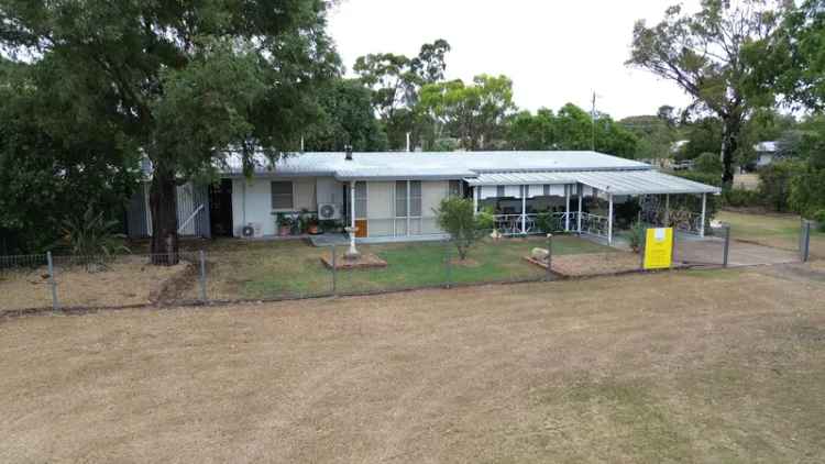 3 Bed Family Home in Oakey - Comfort Convenience