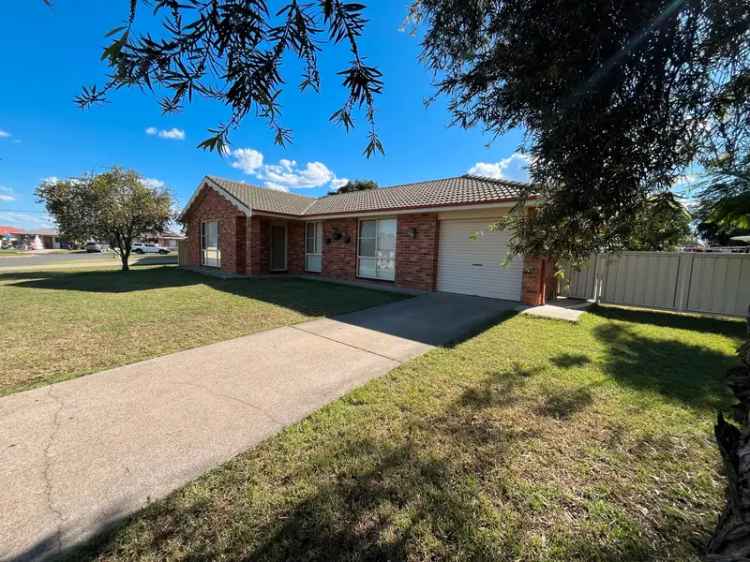 3 BEDROOM HOME - LOCATED WESTDALE