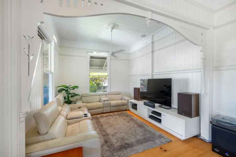 Commanding Character Queenslander on a Prized Corner Parcel