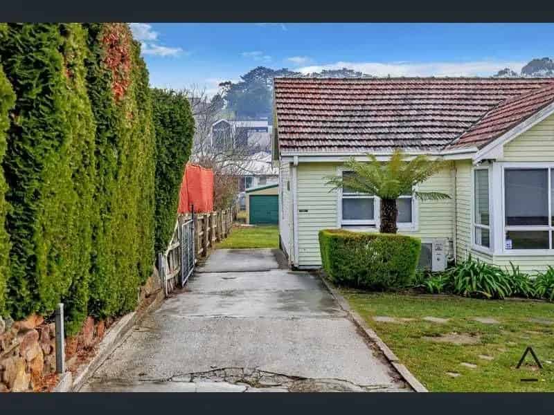 Buy house in Punchbowl with 3 bedrooms and garden