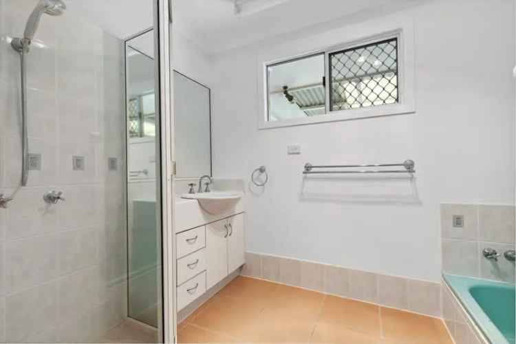 House For Lease - 10 Schwartz Street, Buderim QLD 4556