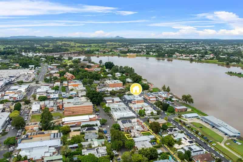 COMMERCIAL ZONING IN CBD LOCATION