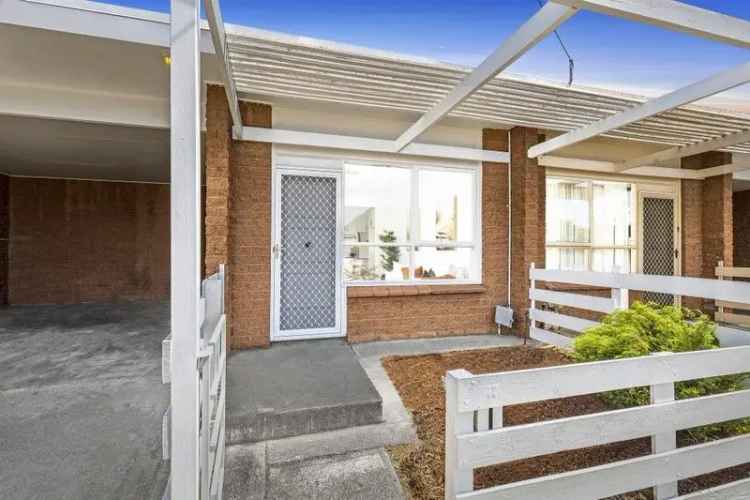 Low-Maintenance Bliss In A North Geelong Hotspot!