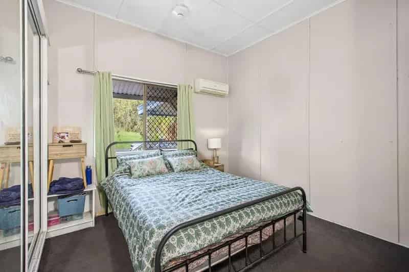 House For Sale - 11 Peltophorum Street, Koongal QLD 4701
