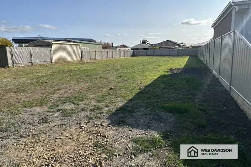 Build Your Dream Home on Prime Land in a Quiet Court
