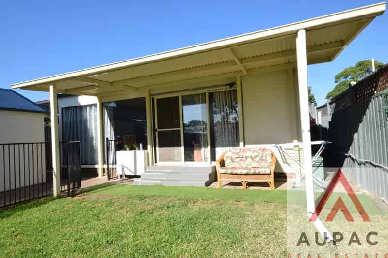 Real Estate For Lease - 7b Wunda Road - Concord West , NSW