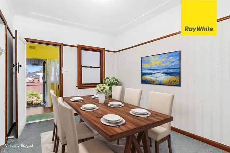 RENOVATORS' DELIGHT IN PRIME LOCATION