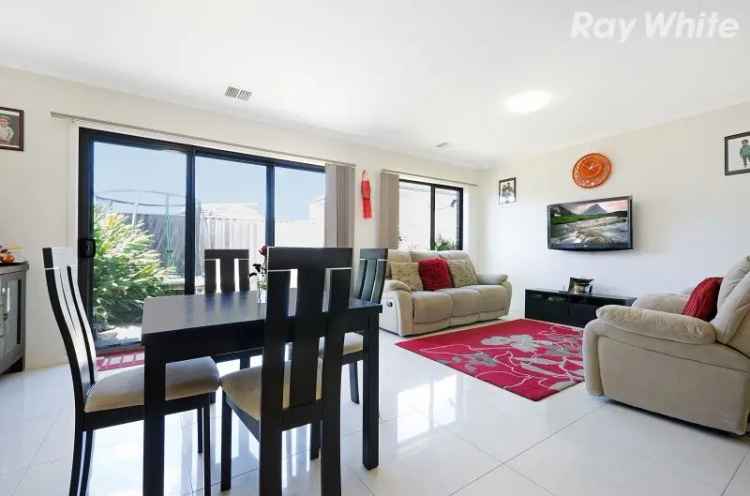 3 Bedroom Townhouse Melbourne Open Plan Living Caesarstone Kitchen