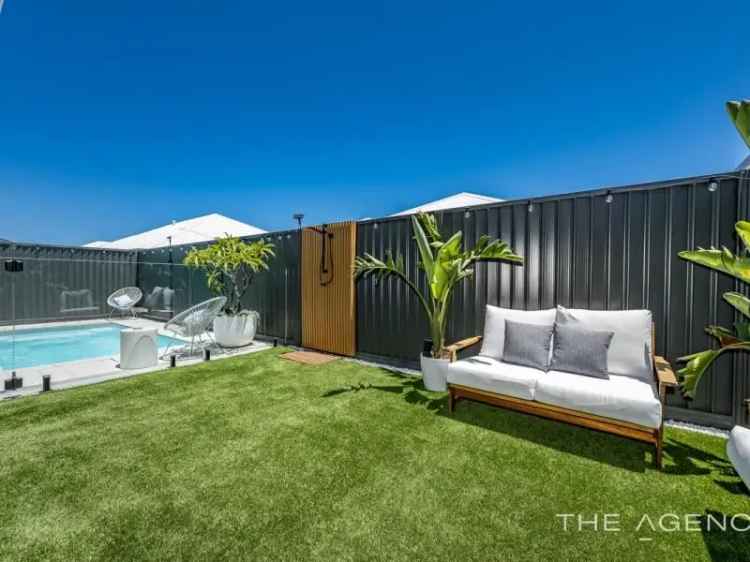 Luxury Jindalee Home with Pool and Gourmet Kitchen