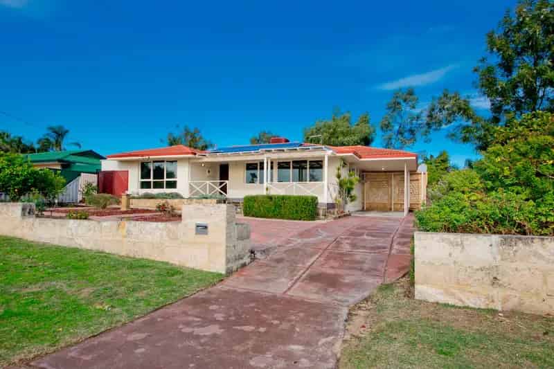 Buy House in Perfect Setup for Extended Families with Pool