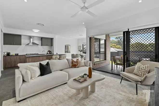 Brand New Metricon Home Near Paradalote Park