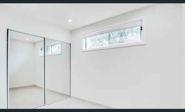 Granny Flat For Lease - 2 Beds - Modern Kitchen & Bathroom - Colyton NSW