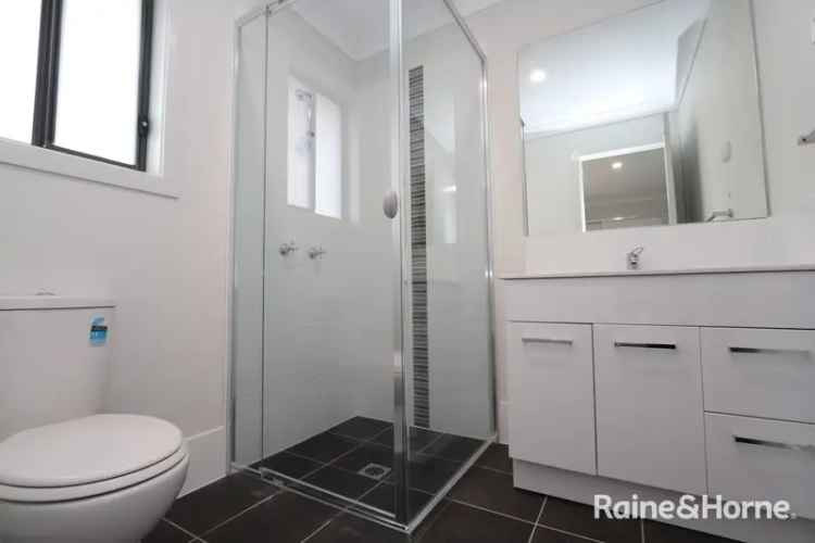 House For Rent in 21A, Bolton Street, Bathurst, New South Wales