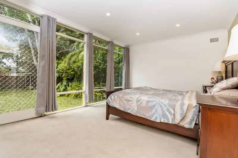 For Lease 3 Bedroom House with Pool in Mount Kuring-gai