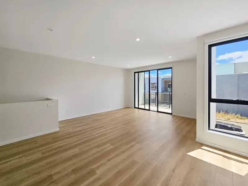 Contemporary Living, Close To All Amenities