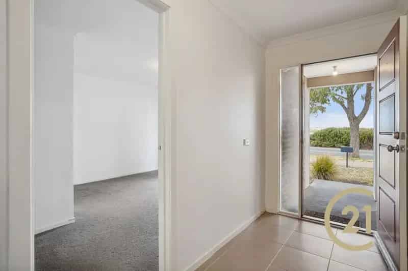 45 Weavers Street, Manor Lakes VIC 3024 - House For Lease
