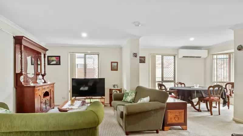 House For Sale , 75, Cambridge Crescent, City of Brisbane, Queensland