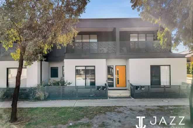 House For Rent , 130, Grassbird Drive, Melbourne, Victoria