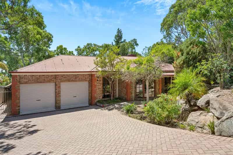 Buy house in Happy Valley with 4 bedrooms and tranquil setting