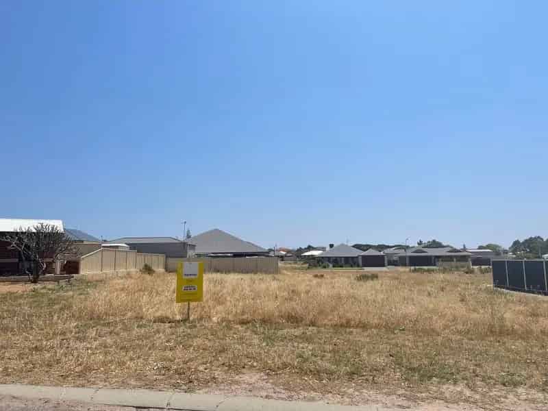 Build Your Dream Home on a Level Block in Port Denison
