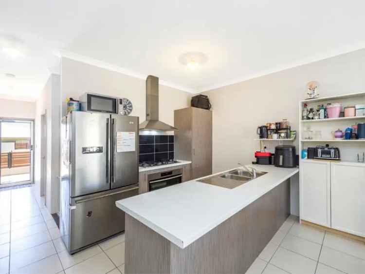 Modern 3 Bed 2 Bath Home Near Alkimos Beach