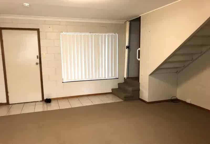 Townhouse For Lease - 1/9 Whitefriars Street, Rockville QLD 4350